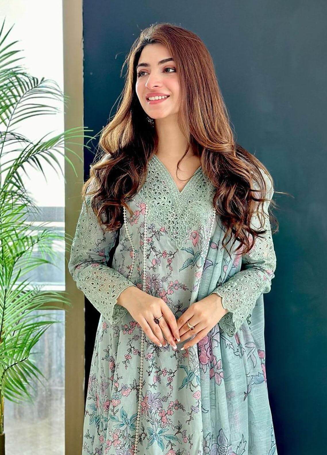 3 Piece Unstitched Embroidered Lawn Suit ( Fine Printed Silk Dupatta )