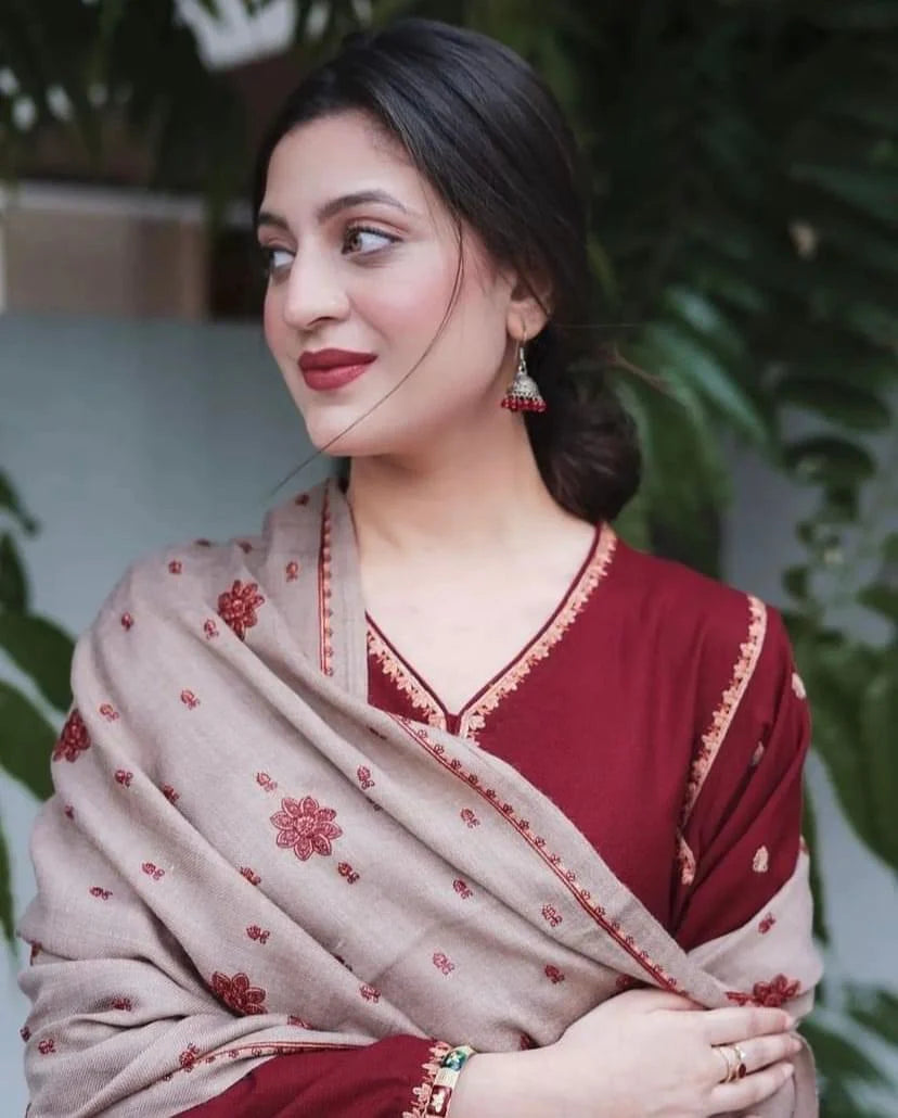 3 Piece Unstiched Embroidered Dhanak Suit ( Embroidered Dhanak Dupatta )